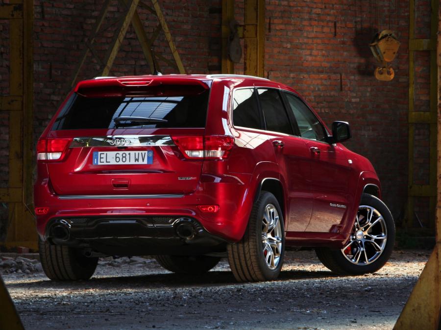  Jeep Grand Cherokee SRT8 2012 года  (EU) (фото 7 из 16)